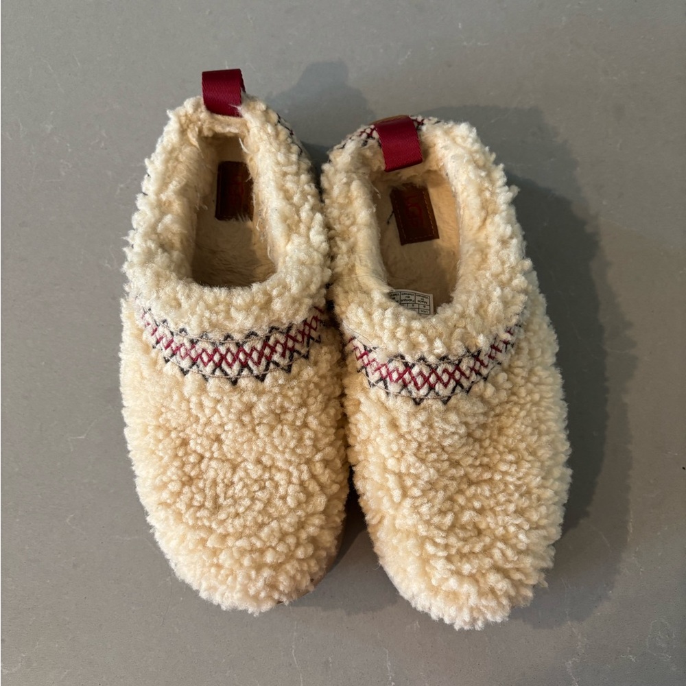 UGG Taz Slippers w/ heritage braid